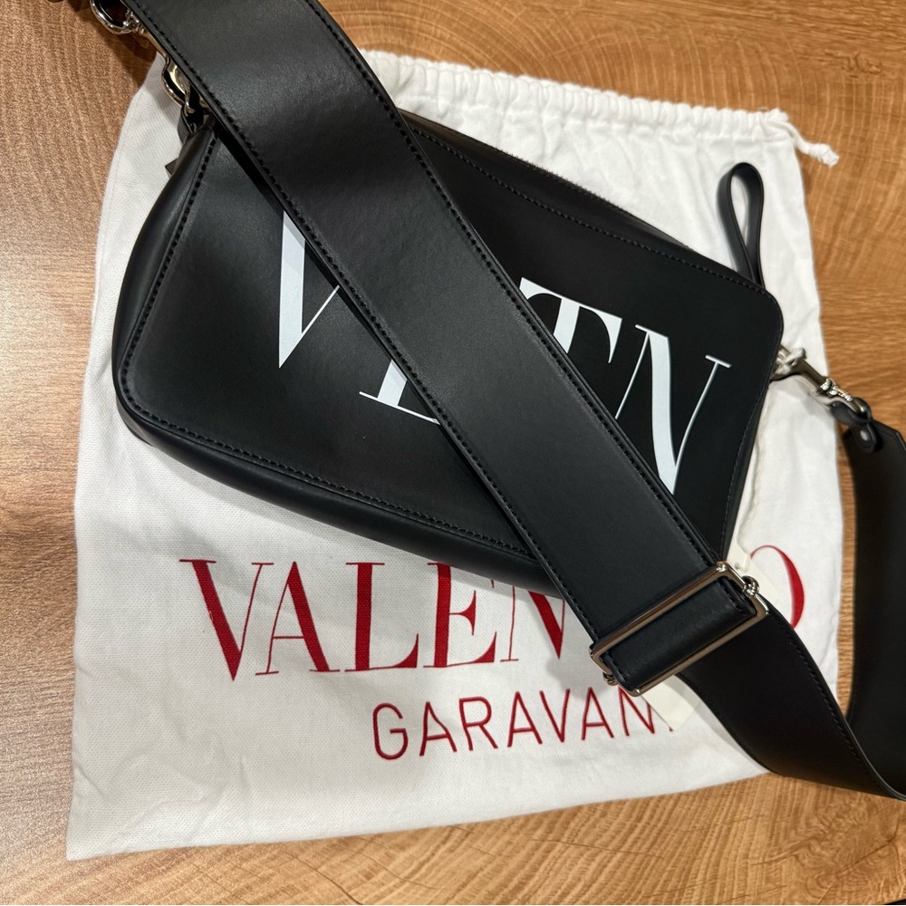 Valentino Garavani VLTN Leather Shoulder Bag Bag - Picture 8 of 8